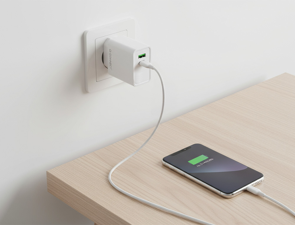 CARGADOR DE PARED USB-A Y USB-C Q-CONNECT 20 W BLANCO