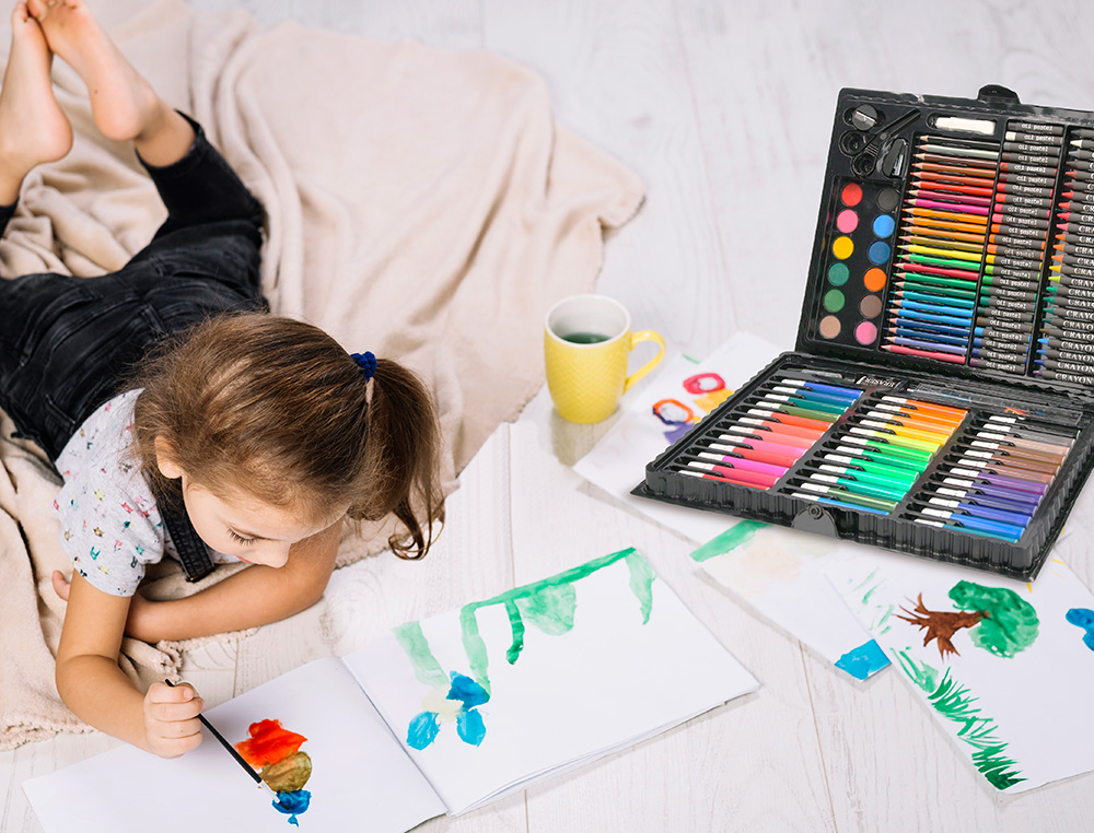 ESTUCHE DE PINTURA LIDERPAPEL PLASTICO 150 PIEZAS 36X31X4 CM